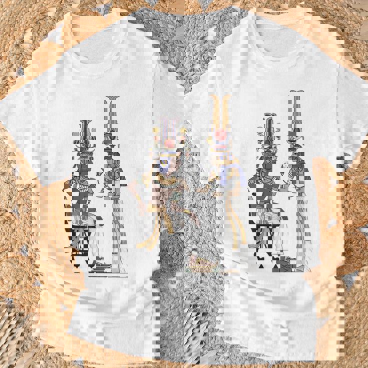 古代エジプトファラオ ツタンカーメン ツタンカーメン王 Tシャツ 高齢者への贈り物