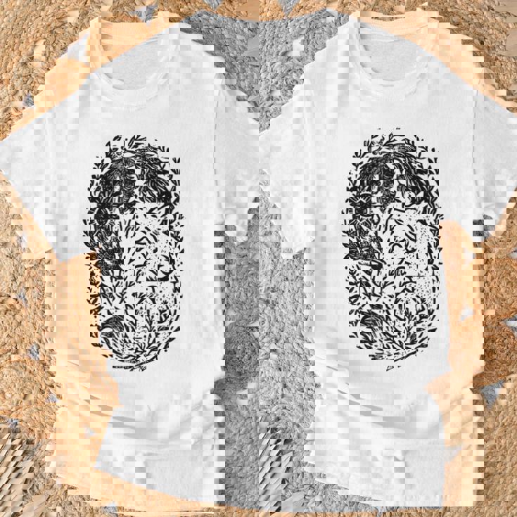 天の陰陽狐 太陽と月 ボーホーウッドランドアート Tシャツ 高齢者への贈り物