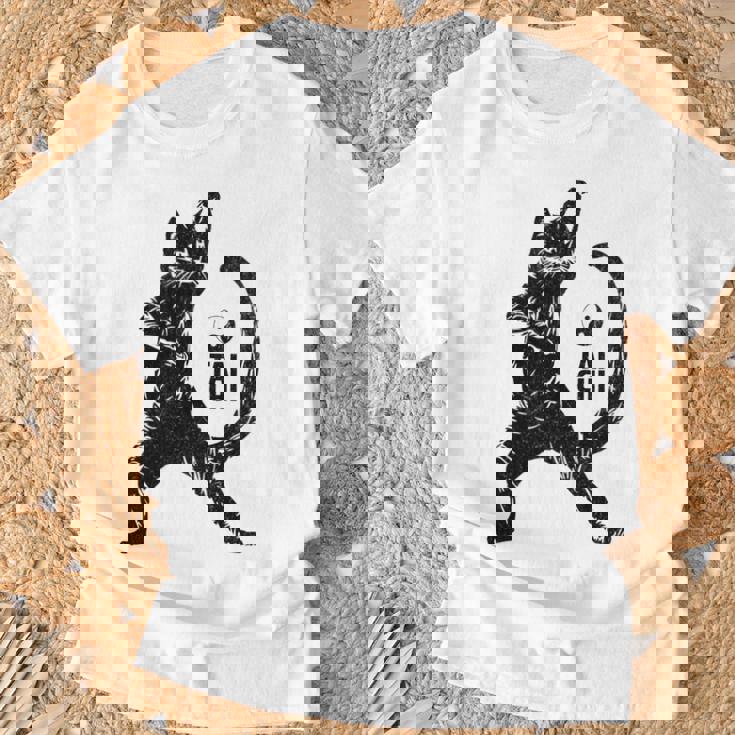 太極拳の練習をしている陽気な猫 陰陽 長袖tシャツ Tシャツ 高齢者への贈り物