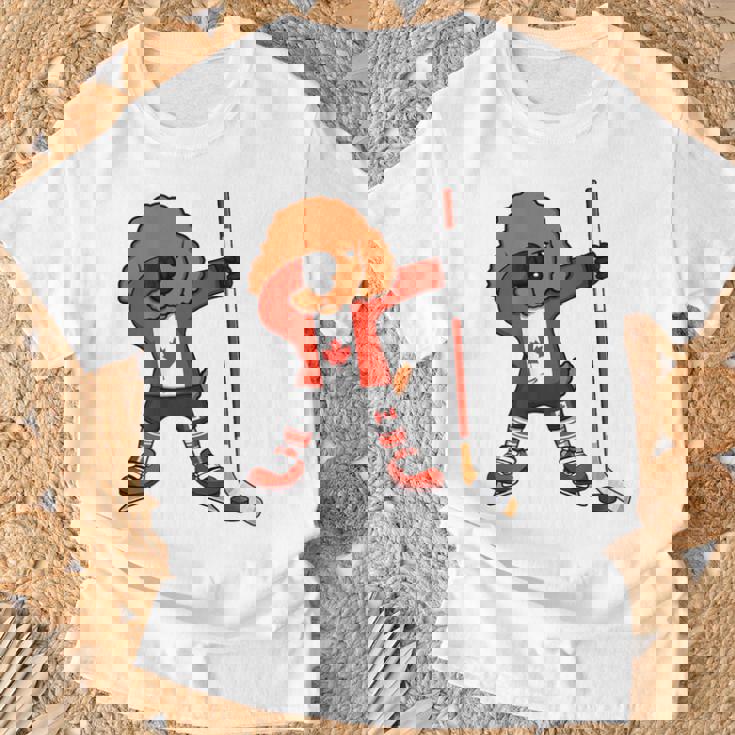 愉快なダビングプードル カナダ アイスホッケーファン ウィンタースポーツ Tシャツ 高齢者への贈り物