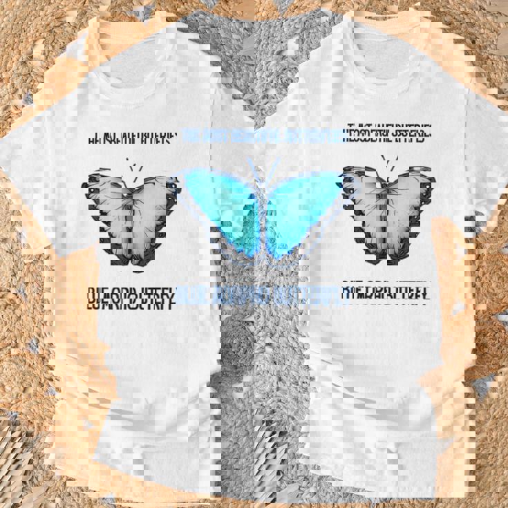 最も美しい蝶青いモルフォバタフライ Tシャツ 高齢者への贈り物