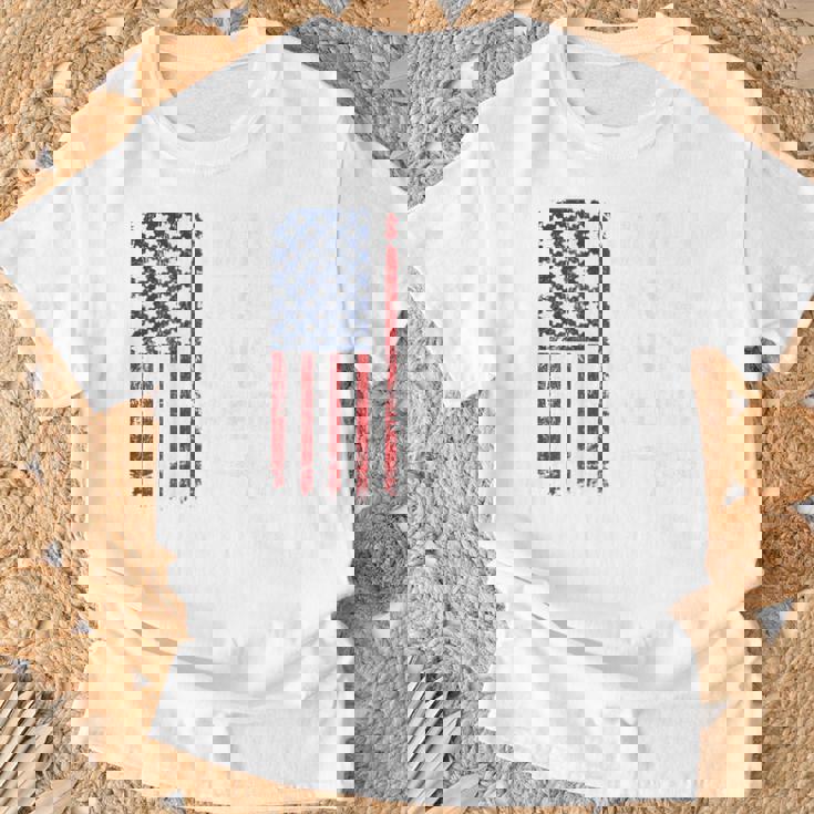 葉巻ウィスキーガン&フリーダム アメリカ国旗 7月4日 バック Tシャツ 高齢者への贈り物