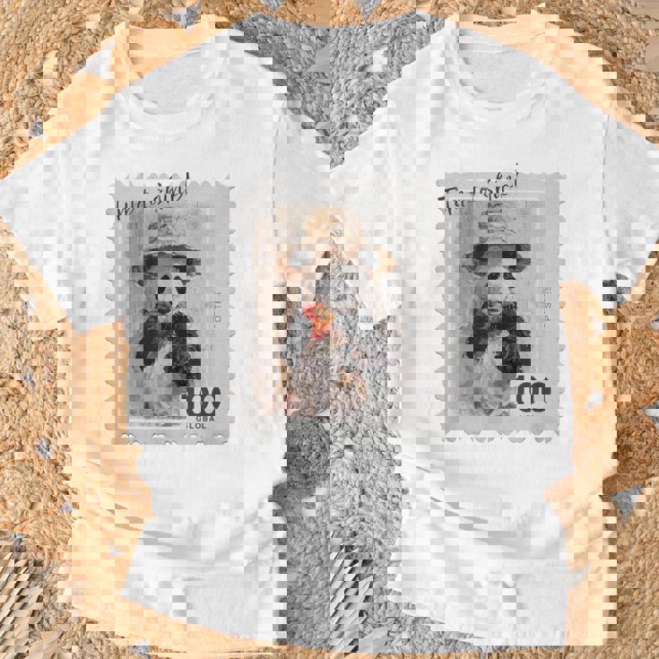 麦わら帽子 りんご パンダ 小さなパンダ 切手風 Tシャツ 高齢者への贈り物