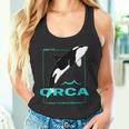 クジラと海を守るシャチ レトロなシャチのデザイン タンクトップ