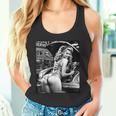 セクシーガールグラフィックtシャツ セクシーブロンドメカニックピンナップガールbw タンクトップ
