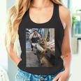 猫が魚市場を盗む冒険ファニーアートミーム タンクトップ