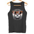 サングラスをかけたクールなカワウソのグラフィックアート 長袖tシャツ タンクトップ