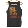ハイ・ホープス 高地、楽しいインスピレーションロケット打ち上げ タンクトップ
