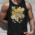 Buzzing Into 4 かわいい蜂 4歳の誕生日パーティーデザイン タンクトップ 彼への贈り物