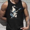 クールなペンギン ギターを弾く 音楽愛好家 ペンギン ギター 面白い タンクトップ 彼への贈り物