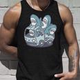 サメがたくさんトラックに 長袖tシャツ タンクトップ 彼への贈り物