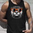 サングラスをかけたクールなカワウソのグラフィックアート 長袖tシャツ タンクトップ 彼への贈り物