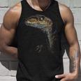 ヴェロキラプトル恐竜狩りリアルなグラフィックデザイン 長袖tシャツ タンクトップ 彼への贈り物