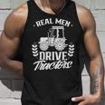 本物の男はトラクターを運転する 農作業 ランチ 農家 ファーム タンクトップ 彼への贈り物
