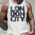 I Love London、クールでレトロなロンドンのファッショングラフィックデザイン。 タンクトップ 彼への贈り物