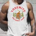 Yosemite National Park Ranger Bigfoot 80Sasquatch タンクトップ 彼への贈り物