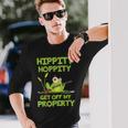 Hippity Hoppity Get Off My Property 面白いカエルミームギフト 長袖Tシャツ 彼への贈り物