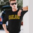 Oaklandarsityports アスレチックジャージスタイル 長袖Tシャツ 彼への贈り物