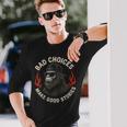 Sasquatch Bad Choices Make Goodtories 面白い 皮肉 長袖Tシャツ 彼への贈り物