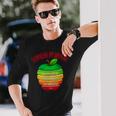 「Powered By Apples（リンゴの力）」リンゴ スライス 充電 バッテリー 残量 おもしろみ 可愛い 長袖Tシャツ 彼への贈り物