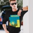 アリゾナ州の地図、モダンな抽象的なアリゾナ砂漠、サボテン 長袖Tシャツ 彼への贈り物