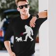 レトロ ビッグフット ウォーキング マルチーズ 犬 面白い サスカッチ 長袖tシャツ 長袖Tシャツ 彼への贈り物