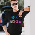 歩くsdgs 面白い おもしろ ユーモア ギャグ お笑い 長袖Tシャツ 彼への贈り物