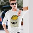 Trendy Taco Tuesday Pocket Food Humour 長袖Tシャツ 彼への贈り物