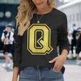 大文字 Q プリントされた明るいスタイルのデザイン。 長袖Tシャツ 彼女への贈り物