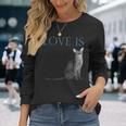 愛はアビシニアンキャット 長袖Tシャツ 彼女への贈り物