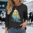 枝に腰掛けたチャーミングなセキセイインコ 長袖Tシャツ 彼女への贈り物