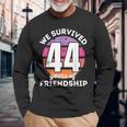 Celebrating 44 Years Of Friendship 面白いグループマッチング 長袖Tシャツ 高齢者への贈り物