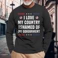 I Love My Country Ashamed Of My Government Usa 愛国的 長袖Tシャツ 高齢者への贈り物