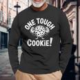 One Tough Cookie 面白い ベーキング ジム ユーモア 長袖Tシャツ 高齢者への贈り物