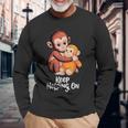 Punch Keep Holding On Cute Baby Monkey グラフィック 長袖Tシャツ 高齢者への贈り物