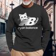 「Nyan Balance」ニャンバランス グラフィック かわいい ねこ 長袖Tシャツ 高齢者への贈り物