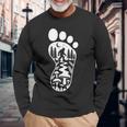 ビッグフット フットプリント 森 自然 キノコ サスカッチ 長袖Tシャツ 高齢者への贈り物