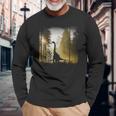 夜明けの竜脚類恐竜の森 リアルなグラフィックデザイン 長袖Tシャツ 高齢者への贈り物