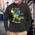 私はウクライナの旗と共に立つ ウクライナを支持する 長袖Tシャツ 高齢者への贈り物