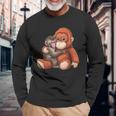 赤ちゃん用 マカク 抱きしめる ぬいぐるみ かわいい オランウータン モンキー パンチ ギフト 長袖tシャツ 長袖Tシャツ 高齢者への贈り物