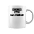 ピラティスは、女性と男性がピラティスを愛するすべてのものを修正します。 コーヒーマグ