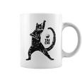 太極拳の練習をしている陽気な猫 陰陽 長袖tシャツ コーヒーマグ