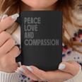 Peace Love And Compassion シャツ インスピレーションを与える引用 レトロ コーヒーマグ 面白い贈り物