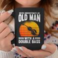コントラバスの老人を過小評価しないでください コーヒーマグ 面白い贈り物
