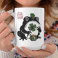 不機嫌そうなカエル 面白い 聖パトリックデー クローバーリーフ アニメ 日本語 コーヒーマグ 面白い贈り物