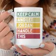 落ち着いて、ジョーダンにこの面白いレトロな引用を任せてください コーヒーマグ 面白い贈り物