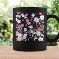 クラシックな桜柄の繊細なピンクの花びら。 コーヒーマグ ギフトのアイデア