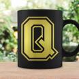 大文字 Q プリントされた明るいスタイルのデザイン。 コーヒーマグ ギフトのアイデア