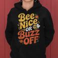 ミツバチ 養蜂家 ミツバチの巣立ち Bee Nice Or Buzz Off レディースパーカー