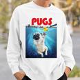 ニューヨーク港でゴム製のアヒルのおもちゃで遊ぶかわいいパグ犬 長袖tシャツ スウェットシャツ 彼への贈り物